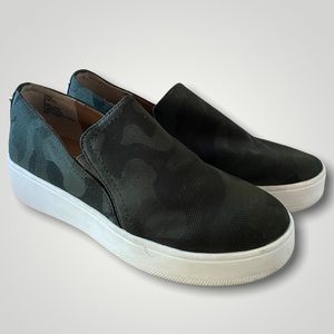 Steve Madden Camouflage Green slip on Shoes Size 8